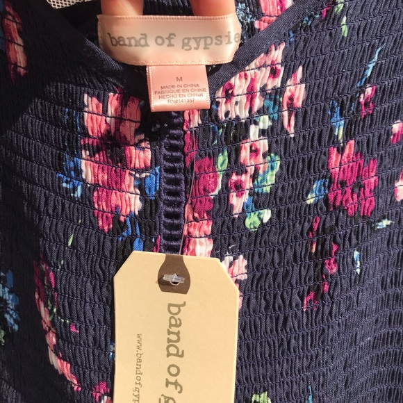 Band of Gypsies Navy Floral maxi-pockets-eyelet - Picture 4 of 7